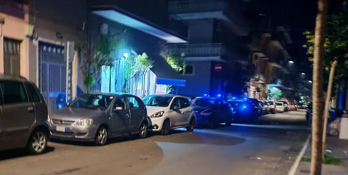 Misterbianco, sparatoria in una macelleria: gambizzato il figlio 19enne del titolare