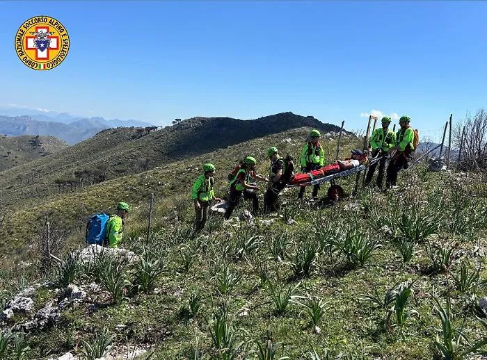 Salvataggio in cresta: 22enne portoghese recuperato tra Punta Giardinello e Rosolino Pilo