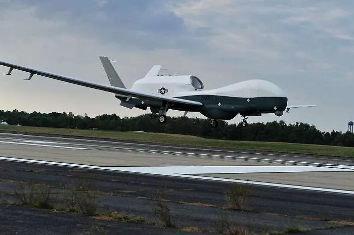 Pilota F-15 salvato in Iran, drone Triton decollato da Sigonella: il ruolo della base siciliana nell'operazione