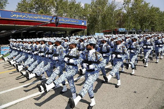 Trump minaccia dazi al 50%: &laquo;Sanzioni a chi arma l&rsquo;Iran&raquo;