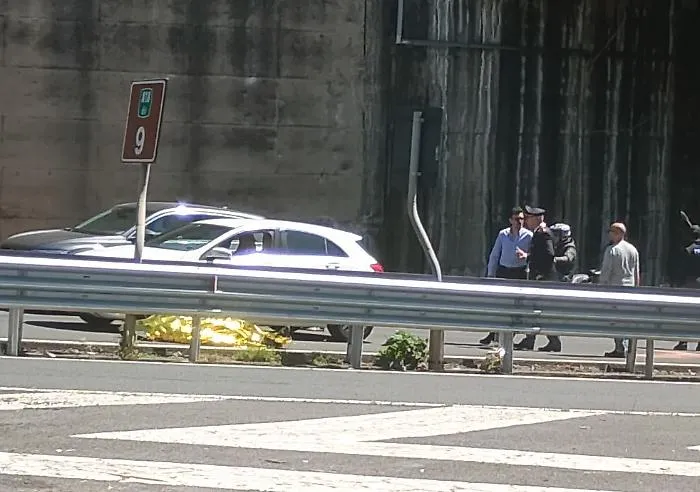Moto contro il guard rail lungo viale Mediterraneo: a Catania muore un centauro 