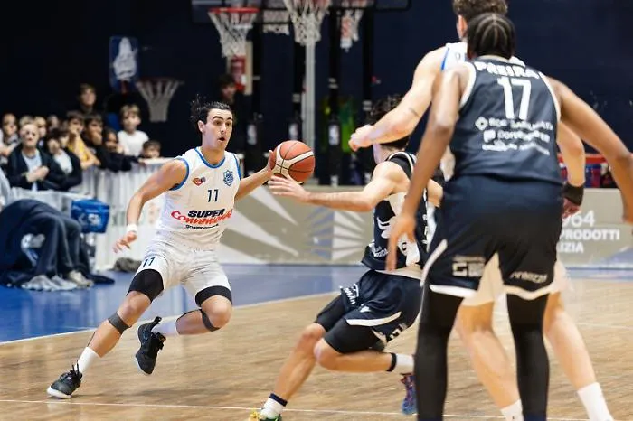 La SuperConveniente Ragusa in visita alla capolista: sul parquet di Matera c'&egrave; gi&agrave; aria di play off