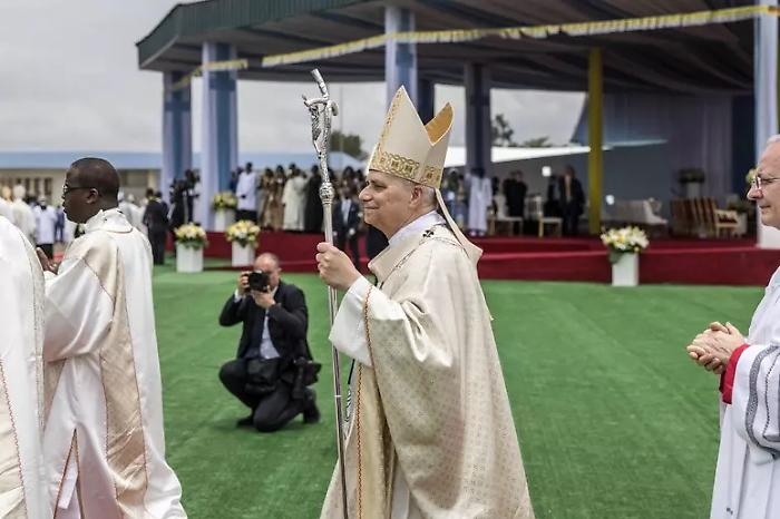 Il Papa su Trump dopo giorni dall'attacco del presidente: &laquo;Non &egrave; mio interesse dibattere con lui&raquo;