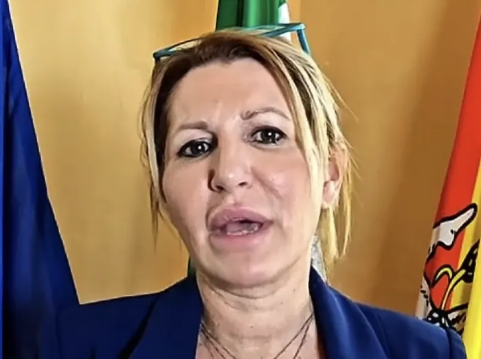 Consiglio comunale di Pozzallo al veleno, la presidente Celestri replica al vetriolo al consigliere Ammatuna
