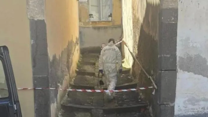 Uomo di 63 anni trovato morto in casa: viveva da solo
