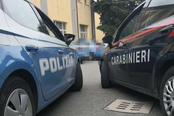 Terrore a Canicatt&igrave;, raffica di spari contro un portone: "&Egrave; un avvertimento mirato"