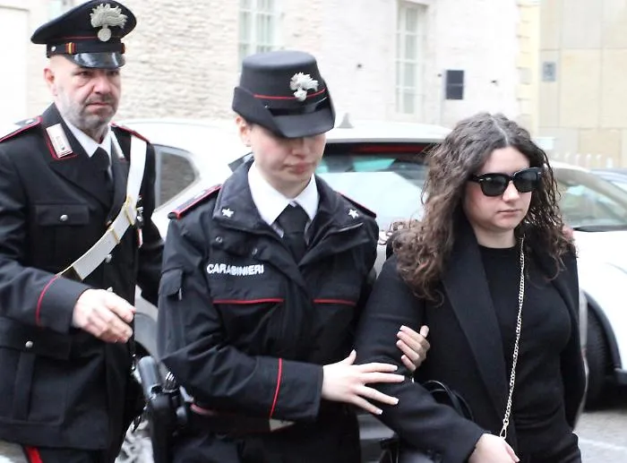 Ventiquattro anni per Chiara Petrolini: colpevole di un omicidio, assolta per l'altro