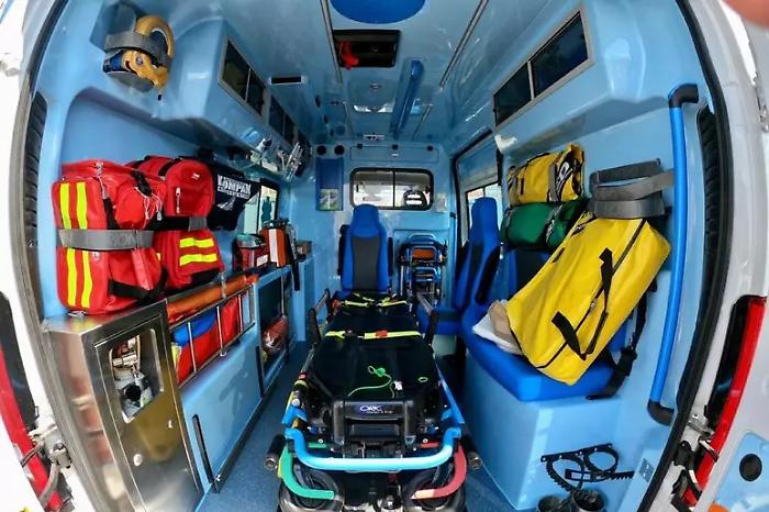 Bimba di 18 mesi resta incastrata sotto il trattorino tagliaerba guidato dal padre: &egrave; grave