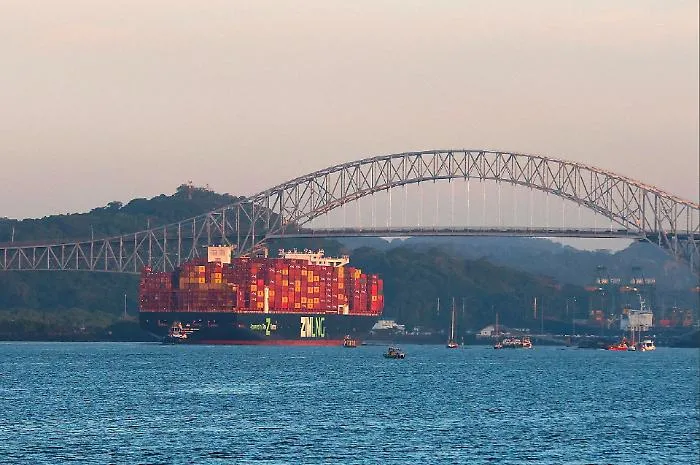 Effetto Hormuz sul Canale di Panama: traffico in tilt, tariffe record e la corsa del Giappone al greggio Usa