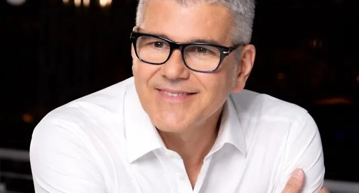 Michele Zarrillo riabbraccia Agrigento: "Cantare qui &egrave; un privilegio, un'emozione che si rinnova sempre"
