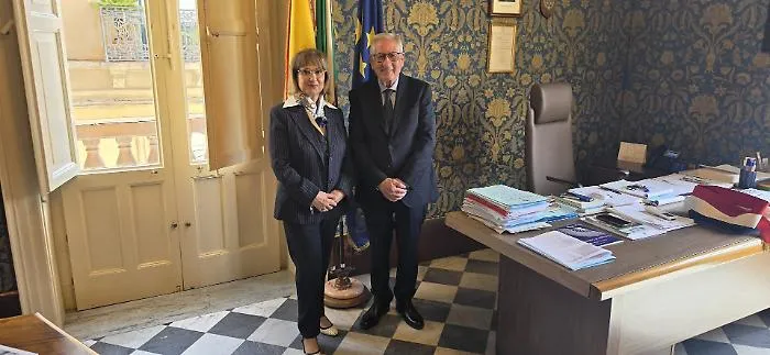 Vittoria, a palazzo di Citt&agrave; la visita del prefetto Giallongo