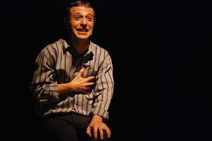 '...dove le stesse mani': cunto, comicit&agrave; e riscatto contro la mafia al Garage Arts Platform
