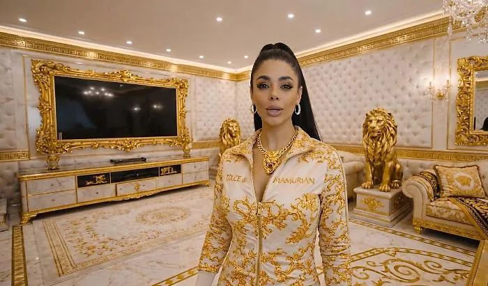 L'Influencer Chantalle di "Gomorra" creata con l'IA: cos&igrave; i nuovi padrini fanno proseliti sui social