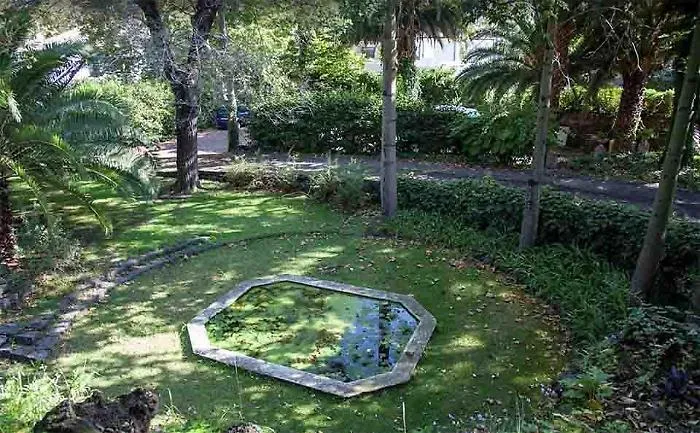 Incivili danneggiano l&rsquo;altalena inclusiva del parco