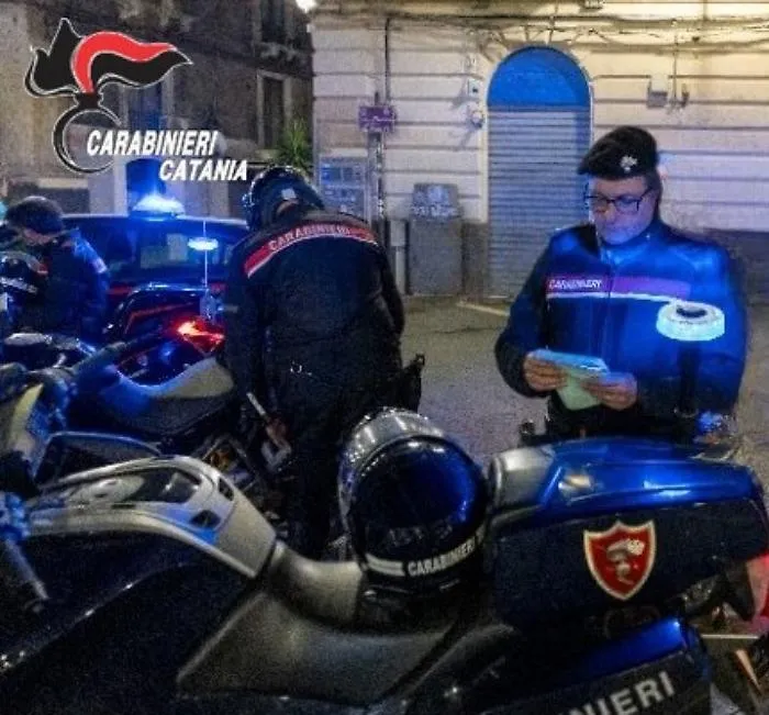 In giro alle 2 di notte a Catania per rubare liquori: arrestato sorvegliato speciale 