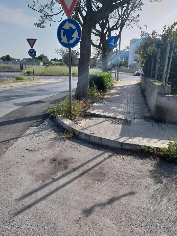 Siracusa via Lo Surdo scivola disabili impraticabile