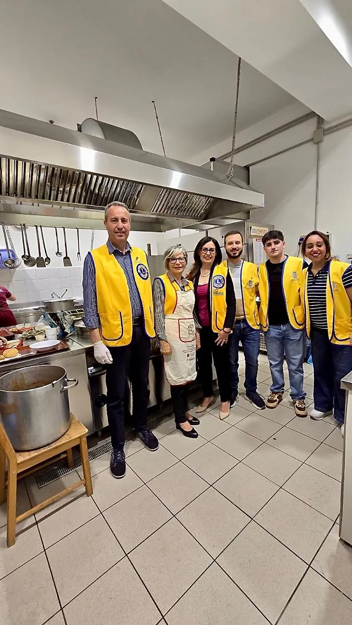 Solidariet&agrave; ad Agrigento: i giovani del Leo Club in cucina per gli ospiti della &ldquo;Locanda di Maria&rdquo;