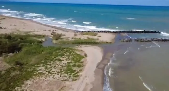 Alla Plaia di Catania &egrave; durato meno di 24 ore il divieto di balneazione alla foce del Forcile