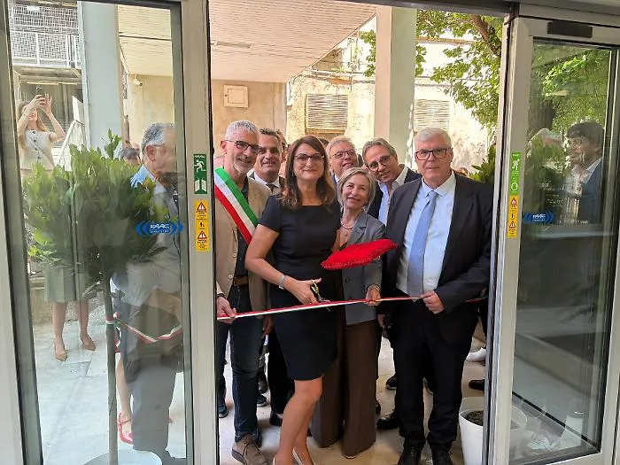 Inaugurati gli ospedali di comunit&agrave; di Ragusa, Comiso e Scicli