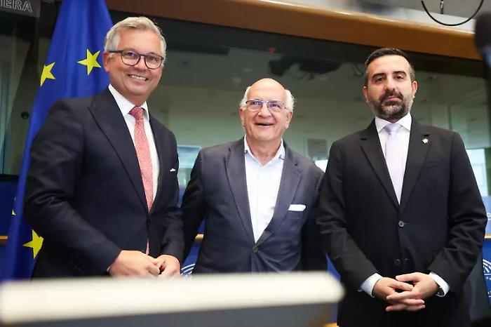 Fumata bianca sul regolamento rimpatri: via libera a ERO, hub esterni e obblighi pi&ugrave; severi