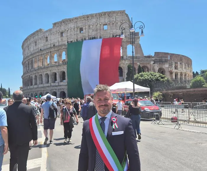 Comitini sfila ai Fori Imperiali: il sindaco Luigi Nigrelli a Roma per la parata del 2 giugno
