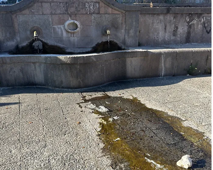 Catania, fontana piazza Bonadies