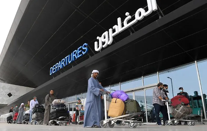 Missili sull&rsquo;aeroporto del Kuwait, scatta il piano di emergenza