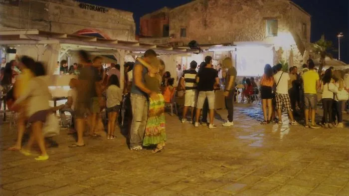 La notte violenta di Marzamemi: cos&igrave; le risse rischiano di uccidere il brand del borgo