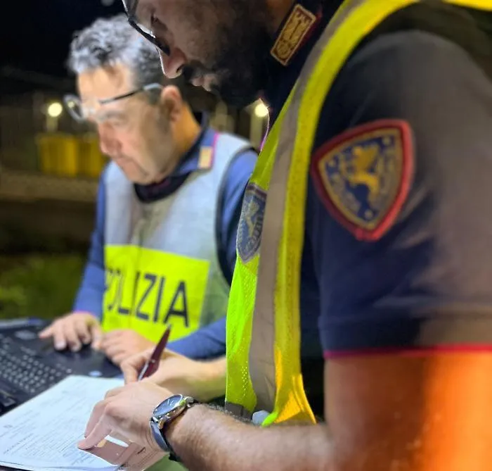 Sorpassi azzardati e limiti di velocit&agrave; superati tra Viagrande a Zafferana Etnea: ritirata la patente all'autista del bus di linea 