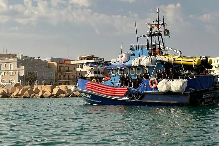 Parte da Lampedusa la sfida al Governo italiano sui soccorsi: la nuova nave della Ong Sea Watch esporr&agrave; la bandiera palestinese
