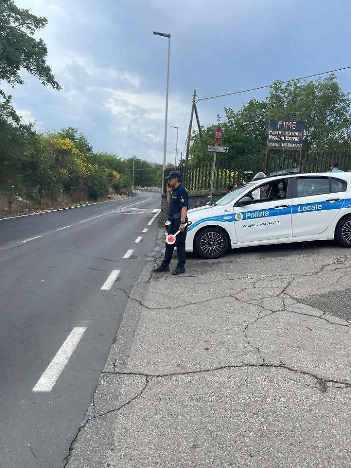 Aggressione a Mascalucia durante la granfondo Giro dell'Etna: vigile aggredito e un volontario evita il peggio
