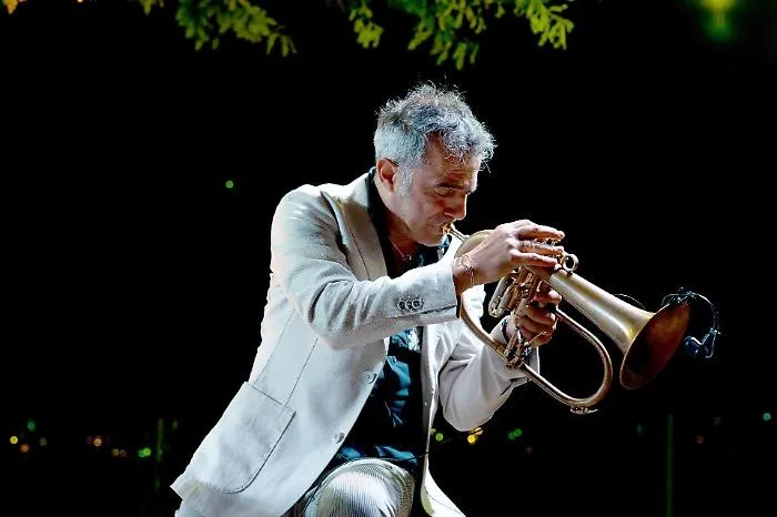 Dal 28 giugno a Santa Venerina "Jazz in vigna" 2026: Paolo Fresu omaggia Miles Davis