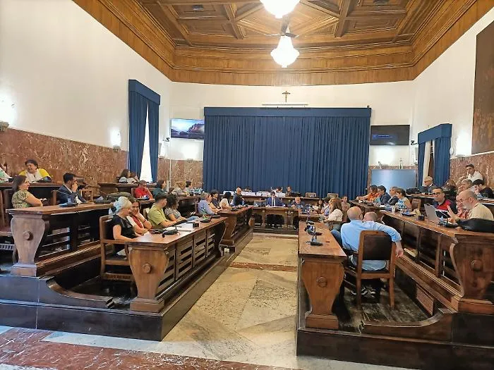 Palazzo Zanca in affanno: verbali contorti, seggi ancora al lavoro e possibili ricorsi