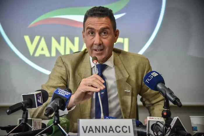  Il "Generale" fa campagna acquisti: cos&igrave; Futuro Nazionale sta svuotando Lega e Forza Italia