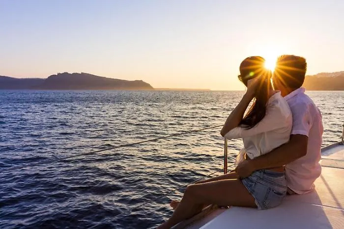 Temptation Island 2026: chat segrete, scuse hi-tech e relazioni in gabbia. Il viaggio nei sentimenti riparte da due coppie esplosive