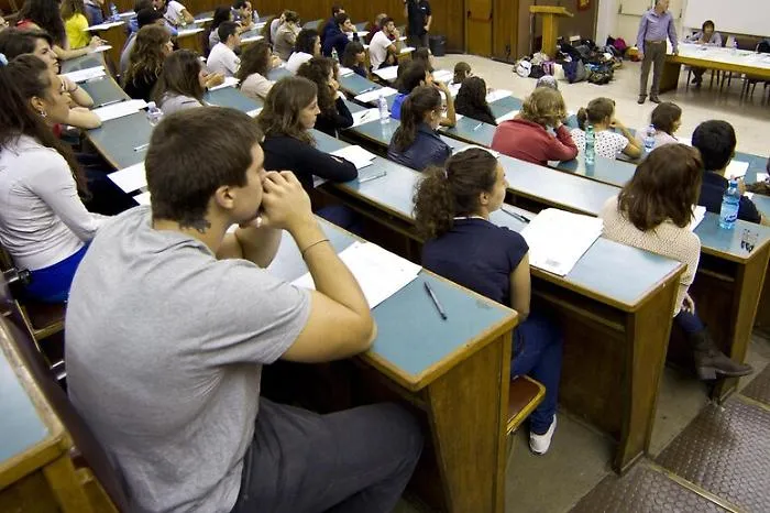 Prestito d'onore, in cinque giorni gi&agrave; 458 domande: "vola" la misura a sostegno degli studenti universitari