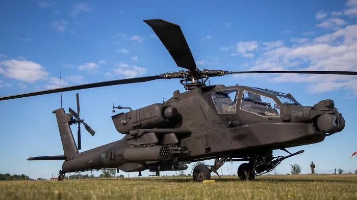 Apache abbattuto sullo Stretto di Hormuz, Trump minaccia la rappresaglia