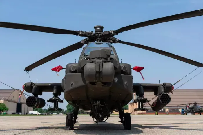 Elicottero Usa cade vicino a Hormuz: "I piloti in salvo"