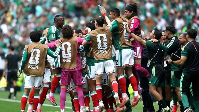 &Eacute; festa messicana nel tempio dell'Azteca