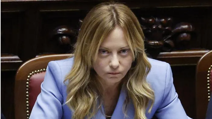 Meloni attacca i vannacciani:  &laquo;La vera destra non &egrave; funzionale alla sinistra&raquo;