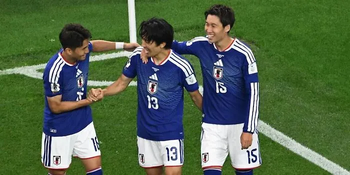 Kamada beffa l'Olanda, pari Giappone nel finale: Summerville in gol, bene Malen
