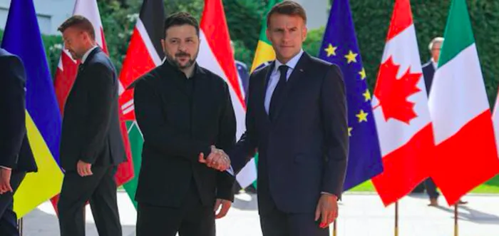 Macron accoglie Zelensky per la sessione sull'Ucraina