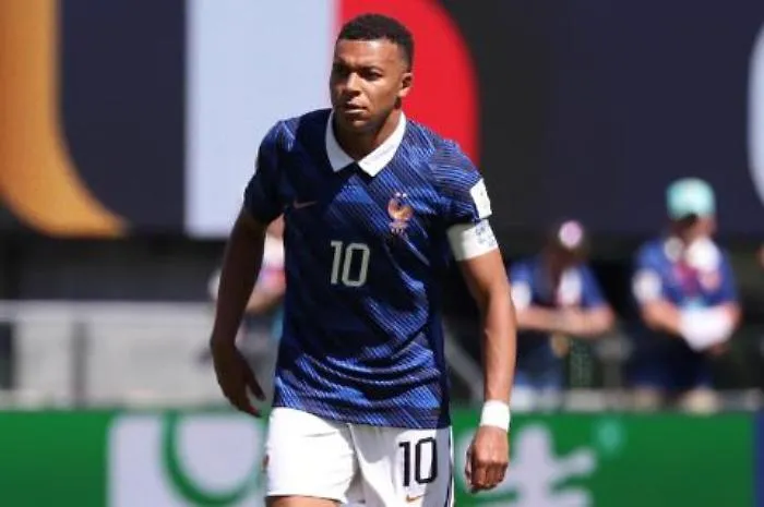 &laquo;Mbappe &egrave; meglio 'e Pel&eacute;&raquo;. Il talento francese segna una doppietta salendo a quota 14 centri in un Mondiale