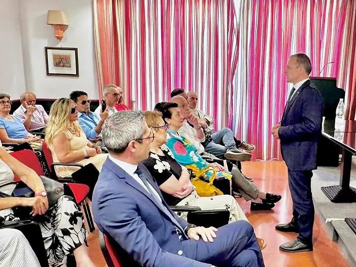 Cateno De Luca a Ragusa per partecipare all'assemblea provinciale
