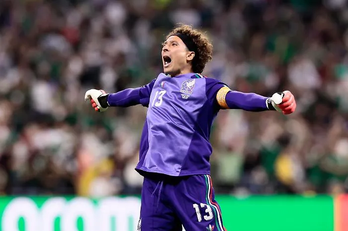 Messico perfetto: 3-0 alla Repubblica Ceca e Ochoa da record nel sesto mondiale