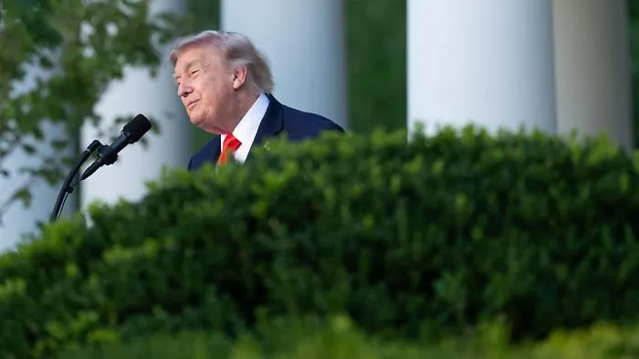 Trump contro l'Europa: &laquo;Dazi del 100% a chi tassa il digitale americano&raquo;