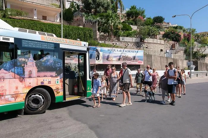 A Taormina un bus elettrico dalla stazione alle spiagge
