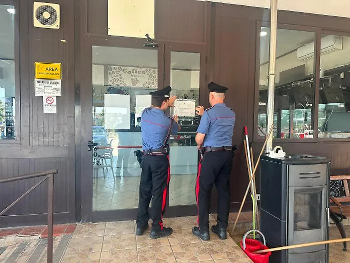 Licenza sospesa per sette giorni all'autolavaggio con bar di Riesi dopo i controlli dei carabinieri di Gela