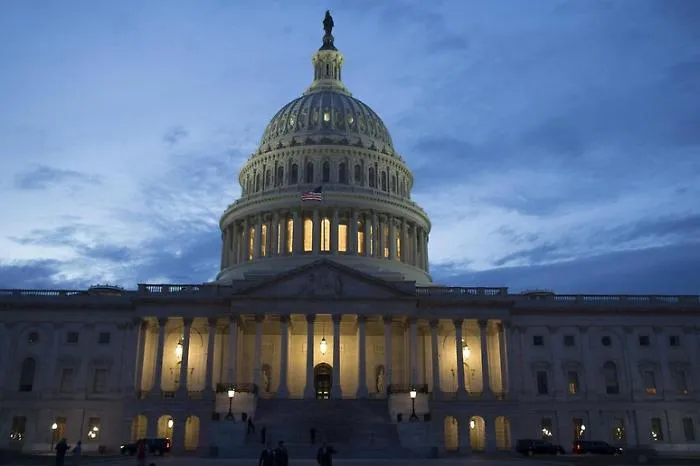 Uomo armato in auto all'entrata di Capitol Hill, arrestato