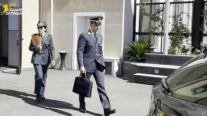 Frode sulla benzina, confiscati beni per 220mila euro a un imprenditore: sigilli a case, un'automobile e conti correnti